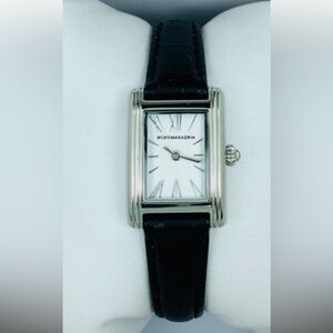BCBGMAXAZRIA  BG6030
Classic Rectangle Case Black
Leather Strap Watch